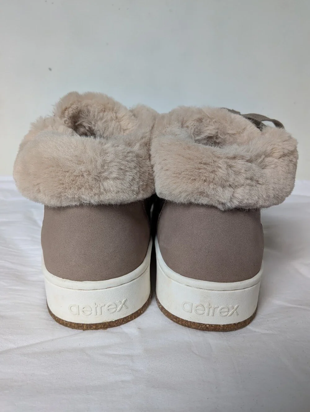 Aetrex Dylan Arch Support Sneaker Zip Sides Lace Up Fur Trim EUC
